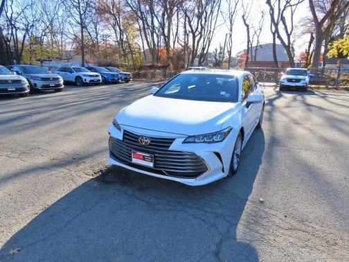 2022 Toyota Avalon XLE