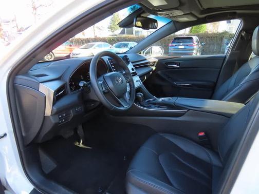 2022 Toyota Avalon XLE