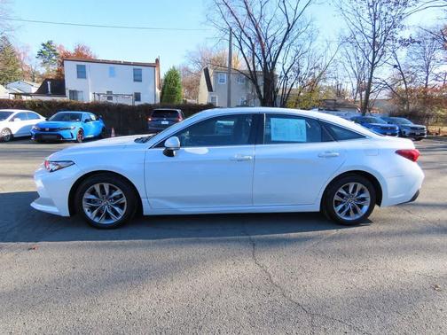 2022 Toyota Avalon XLE