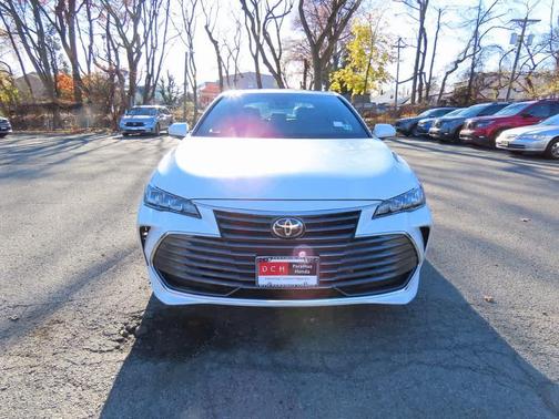 2022 Toyota Avalon XLE