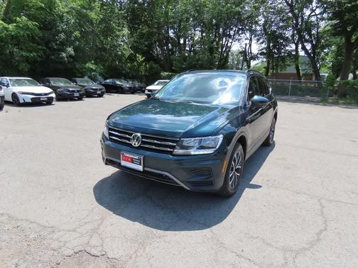 Dark Moss Green Metallic 2019 Volkswagen Tiguan 2.0T SE