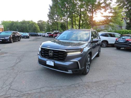 Modern Steel Metallic 2024 Honda Pilot Touring