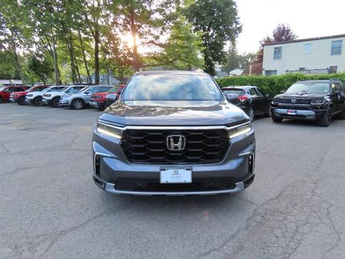 Modern Steel Metallic 2024 Honda Pilot Touring