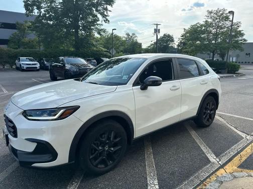 Platinum White Pearl 2023 Honda HR-V Sport