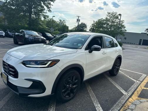 Platinum White Pearl 2023 Honda HR-V Sport
