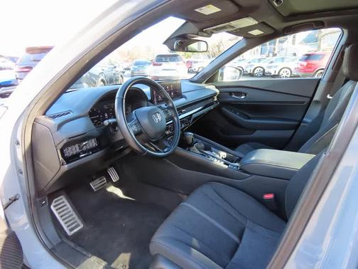 2023 Honda Accord Hybrid 