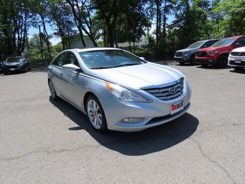 2013 Hyundai SONATA SE