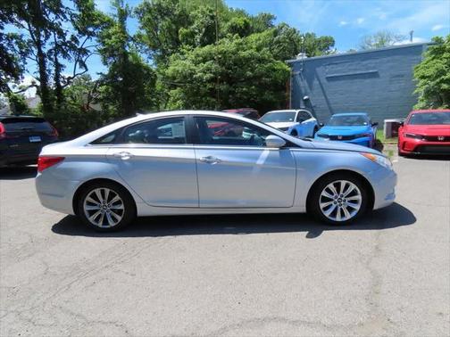 2013 Hyundai SONATA SE