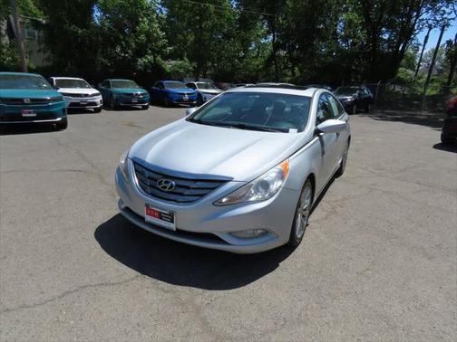 2013 Hyundai SONATA SE
