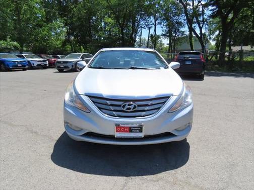 2013 Hyundai SONATA SE