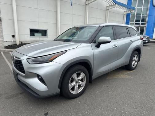 2022 Toyota Highlander LE
