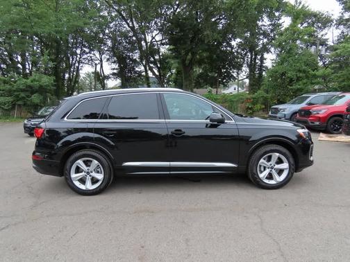 2025 Audi Q7 45 Premium