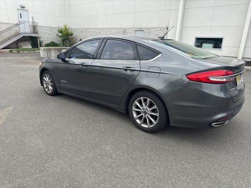 2017 Ford Fusion Hybrid SE