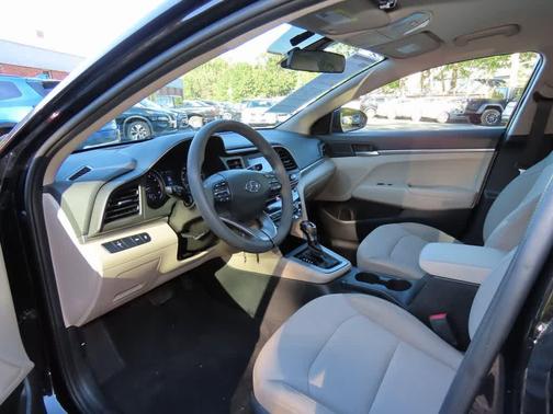 2020 Hyundai ELANTRA SE