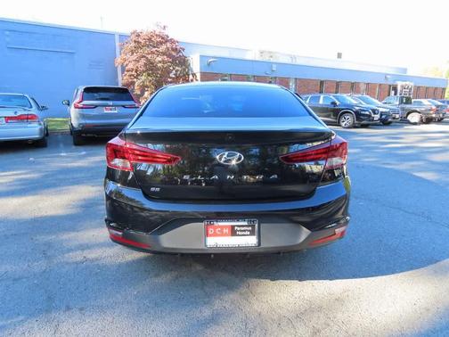 2020 Hyundai ELANTRA SE