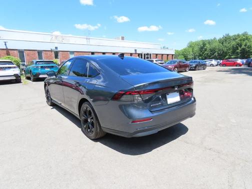 Meteorite Gray Metallic 2025 Honda Accord SE