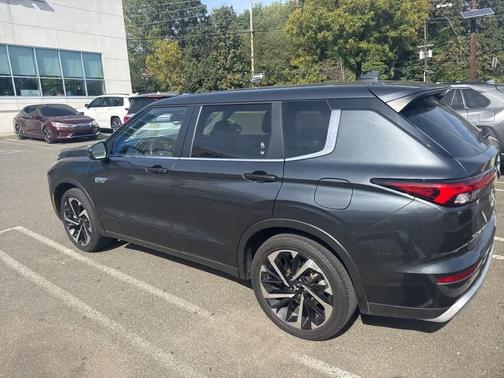 2024 Mitsubishi Outlander PHEV SE