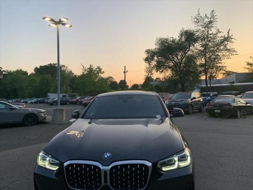 2022 BMW X4 xDrive30i