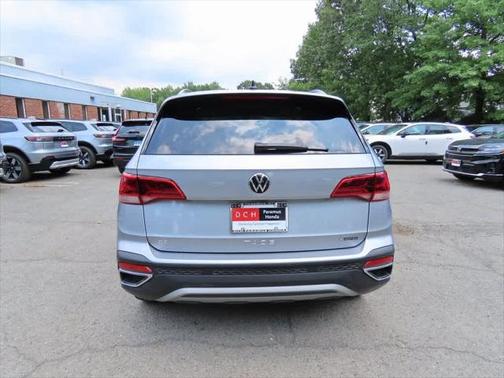 2024 Volkswagen Taos 1.5T SE
