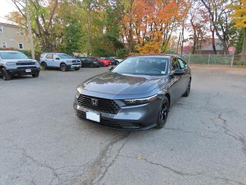 Meteorite Gray Metallic 2025 Honda Accord SE
