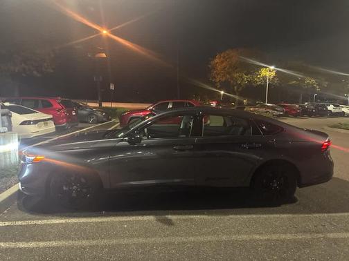 Meteorite Gray Metallic 2025 Honda Accord SE