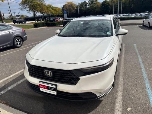 Platinum White Pearl 2024 Honda Accord EX
