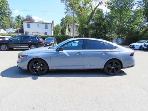 2023 Honda Accord Hybrid 