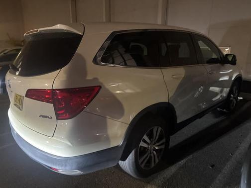 2017 Honda Pilot EX-L w/ Navigation