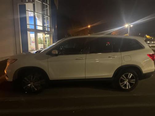 2017 Honda Pilot EX-L w/ Navigation