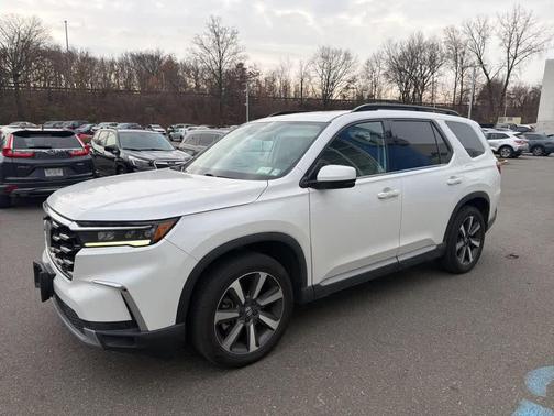 2023 Honda Pilot Touring