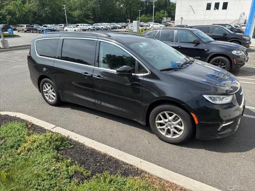 2022 Chrysler Pacifica Touring-L