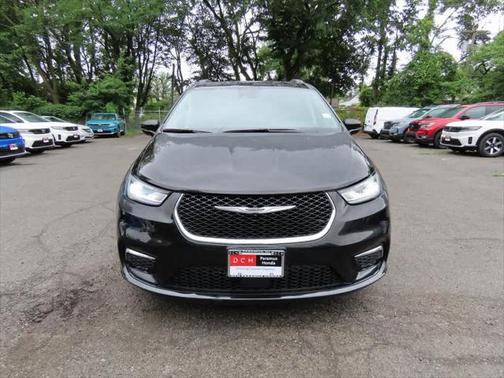 2022 Chrysler Pacifica Touring-L