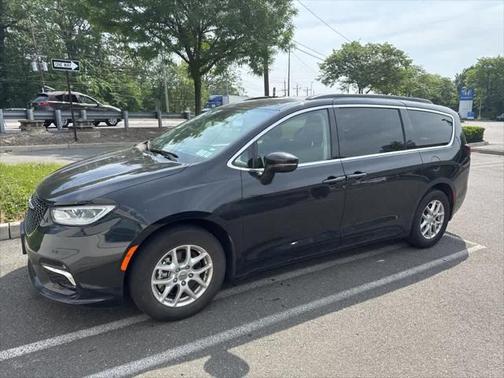 2022 Chrysler Pacifica Touring-L