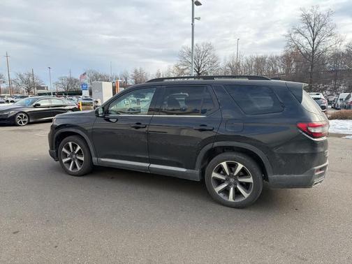 2023 Honda Pilot Elite