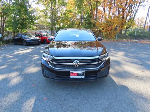 Deep Black Pearl Effect 2024 Volkswagen Jetta 1.5T S