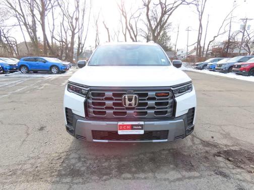 Platinum White Pearl 2026 Honda Pilot TrailSport