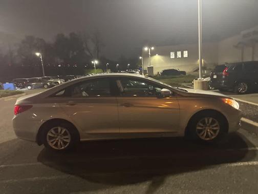 2012 Hyundai SONATA GLS