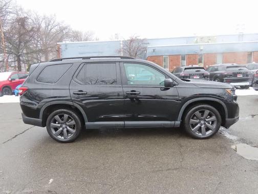 2023 Honda Pilot Sport