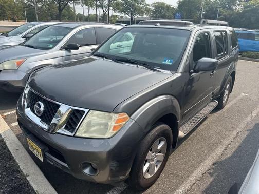 2008 Nissan Pathfinder SE