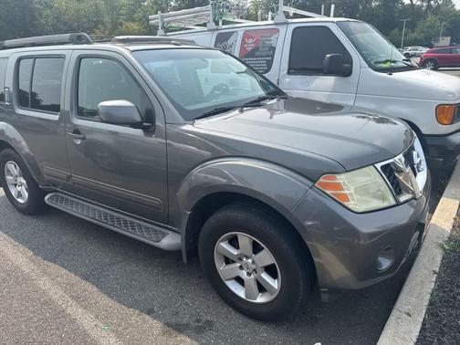 2008 Nissan Pathfinder SE