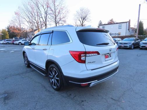 2019 Honda Pilot Touring 8-Passenger