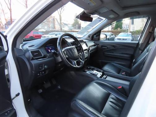 2019 Honda Pilot Touring 8-Passenger