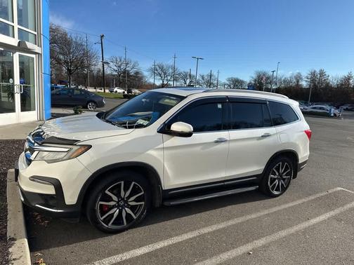 2019 Honda Pilot Touring 8-Passenger