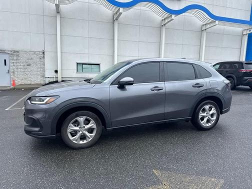 Modern Steel Metallic 2024 Honda HR-V LX