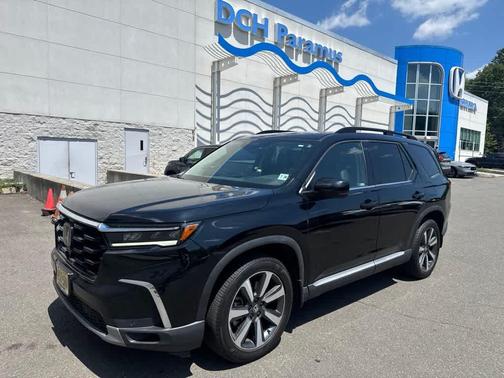 Crystal Black Pearl 2023 Honda Pilot Touring