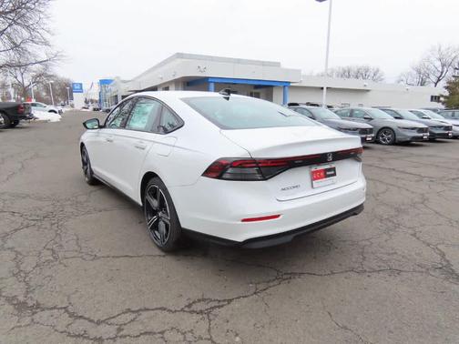 Platinum White Pearl 2026 Honda Accord SE
