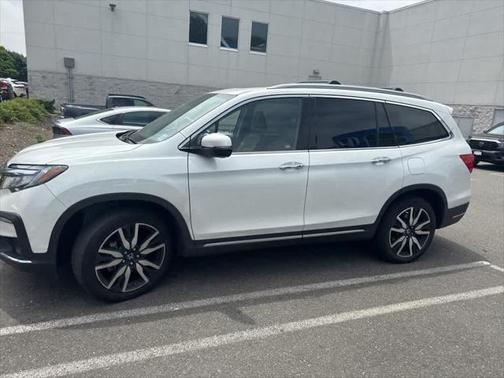 2022 Honda Pilot Touring 7-Passenger