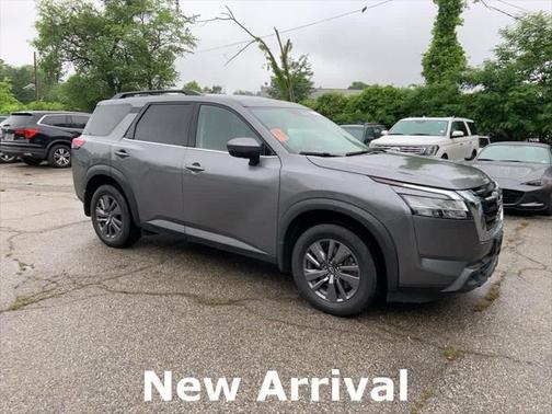 2022 Nissan Pathfinder SV