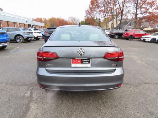 2016 Volkswagen Jetta 1.8T Sport
