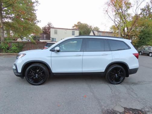 2022 Honda Pilot Black Edition